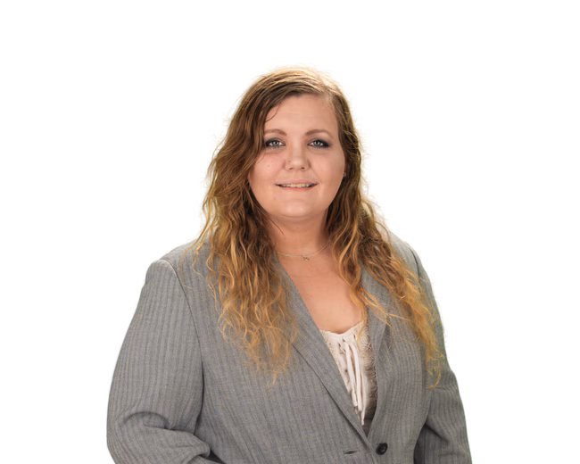 Portrait of Sasha Keevert, real estate agent with LPT Realty